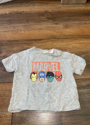 T-shirt bébé, marque: H&M, état: Très bon état, taille: 6-9 mois / 68 cm, 2,00 €, 2,80 € Protection acheteurs incluse