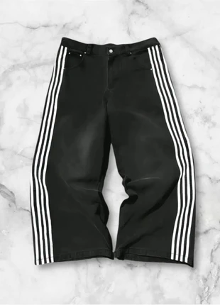 Jean noir à bandes blanches taille M style streetwear oversize Y2K vintage casual, merk: y2k, staat: Heel goed, maat: M, € 50,00, € 53,20 inclusief Kopersbescherming Pro