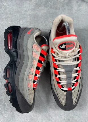 Air max 95 solar red, marke: Nike, zustand: Sehr gut, größe: 40, 60,00 €, 63,70 € beinhaltet Vinted-Käuferschutz Pro