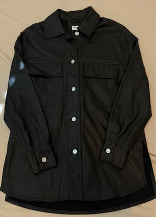 Bershka Hemdjacke Lederjacke, brand: Bershka, condizioni: Ottime, taglia: S / IT 40 / EU 36, €6.00, €7.00 include la Protezione acquisti