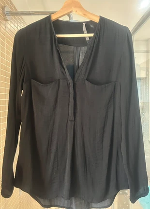 Blouse soyeuse Zara, merk: Zara, staat: Goed, maat: S / 36 / 8, € 2,50, € 3,33 inclusief Kopersbescherming