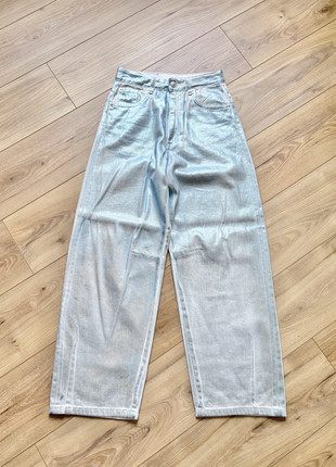 Pantalon jean denim Zara holographique brillant réfléchissant ibiza, marque: Zara, état: Neuf avec étiquette, taille: XXS / 32 / 4, 20,00 €, 21,70 € Protection acheteurs incluse