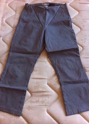 Pantalon legging gris longueur mollet 34-36, brand: Studio, condizioni: Ottime, taglia: S / IT 40 / EU 36, €5.00, €5.95 include la Protezione acquisti