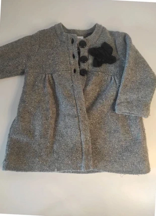 Veste gilet gris fille Zara 2/3 ans avec fleur noire, brand: Zara, condition: Very good, size: 24-36 months / 92 cm, €1.50, €2.28 includes Buyer Protection