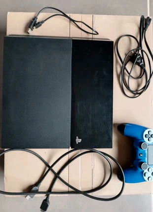 Console Ps4 + 6 jeux, marke: Sony, zustand: Sehr gut, 150,00 €, 158,20 € inklusive Vinted-Käuferschutz