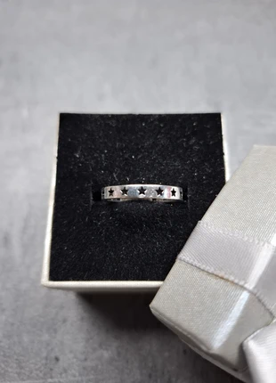 Bague y2k en acier inoxydable minimaliste à motifs étoiles vintage - Taille 53 / 16.9mm, marke: Aesthetic, zustand: Sehr gut, größe: 53.1 mm / 16.9 mm Ø, 4,50 €, 5,43 € inklusive Vinted-Käuferschutz