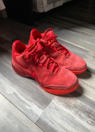 Lebron nxxt gen AMPD, marca: Nike, estado: Muito bom, tamanho: 42, €50.00, €53.20 inclui Proteção do Comprador