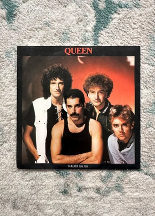 Vinyl Queen Radio Ga Ga, estado: Muito bom, €20.00, €21.70 inclui Proteção do Comprador