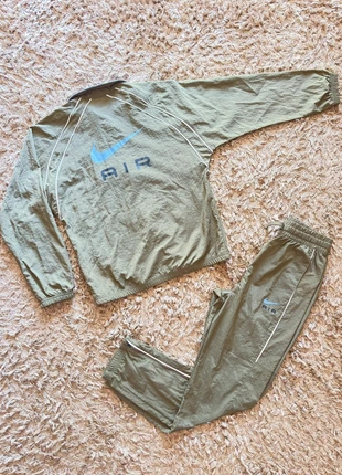 Nike Air Tracksuit – Olive Green – Size M, marca: Nike, estado: Novo sem etiquetas, tamanho: S, €29.99, €32.19 inclui Proteção do Comprador