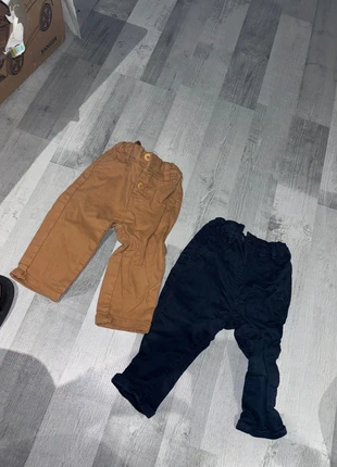 Lot de 2 pantalons, marca: Kiabi, estado: Muy bueno, tamaño: 12-18 meses / 80 cm, 2,00 €, 2,80 € Protección al comprador incluida