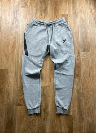 Jogging/Bas de Nike tech Gris - Taille S - Très bon état -, marca: Nike, estado: Muy bueno, tamaño: S, 44,90 €, 47,85 € Protección al comprador incluida