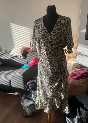 Overslagjurk Zizzi, merk: Zizzi, staat: Heel goed, maat: XL / 42 / 14, € 15,00, € 16,45 inclusief Kopersbescherming