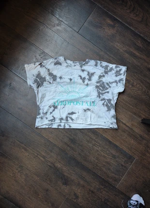 Cropped t-shirt tiedye, merk: Aero, staat: Heel goed, maat: XL / 42 / 14, € 8,00, € 9,10 inclusief Kopersbescherming