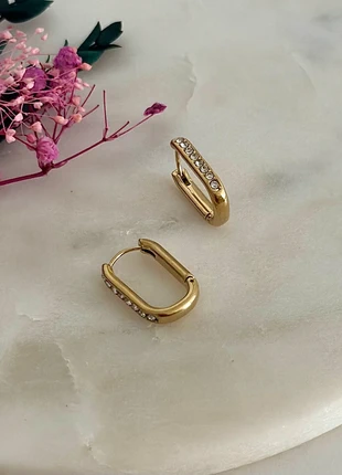 Boucles d’oreilles créoles dorées ovales avec ligne de strass - Acier Inoxydable, merk: Boutique Parisienne, staat: Heel goed, € 22,00, € 23,80 inclusief Kopersbescherming Pro