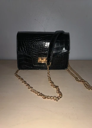 Sac à main noir effet croco – chaîne dorée & fermoir luxe, marque: Vintage Dressing, état: Très bon état, 10,00 €, 11,20 € Protection acheteurs incluse