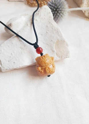 Collier ajustable chat de la chance en bois, brand: Japan Style, condition: Very good, €16.00, €17.50 includes Buyer Protection Pro