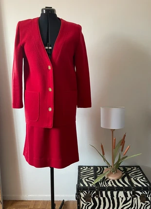 Ensemble jupe Tailleur jupe Veste à boutons doré jupe droite taille XXL 44 Rouge Marque Weinberg, merk: Weinberg Paris, staat: Heel goed, maat: XXL / 44 / 16, € 28,00, € 30,10 inclusief Kopersbescherming