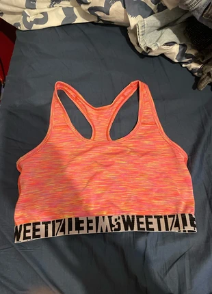 Brassier de sport, brand: sweat iz, condition: Good, size: M, €2.00, €2.80 includes Buyer Protection