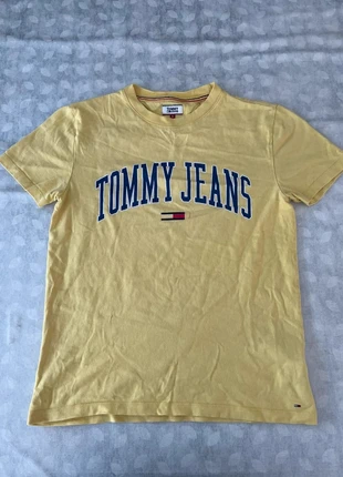 T-shirt Tommy Jeans Jaune – Taille S, marque: Tommy Jeans, état: Très bon état, taille: S, 7,00 €, 8,05 € Protection acheteurs incluse