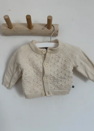 🍼 Petit Bateau babytruitje – crème kleur, merk: Petit Bateau, staat: Heel goed, maat: 6-9 maanden / 68 cm, € 10,00, € 11,20 inclusief Kopersbescherming