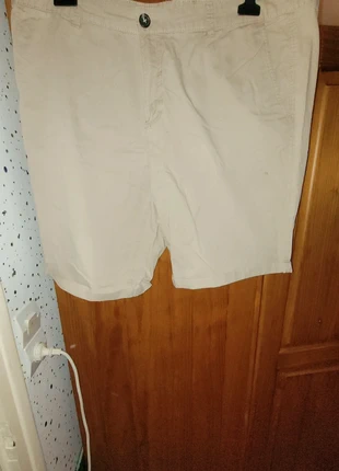 Bermuda beige très bon état, brand: Kiabi, condition: Very good, size: W44, €5.00, €5.95 includes Buyer Protection