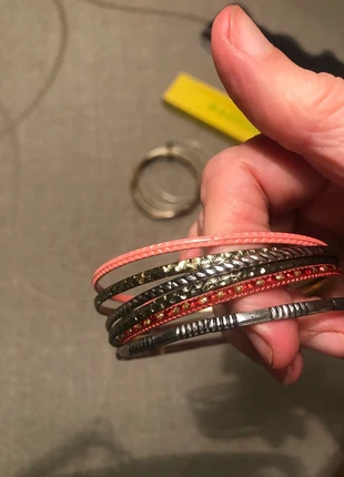 Set armbanden, merk: Set, staat: Veelgebruikt, € 1,50, € 2,28 inclusief Kopersbescherming