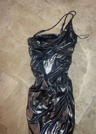 Black Shine Dress / Vestido Negro Metalizado, brand: Stradivarius, condizioni: Nuovo senza cartellino, taglia: S / IT 40 / EU 36, €8.50, €9.63 include la Protezione acquisti