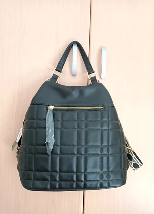 Mochila negra acolchada, marque: kahlo & co, état: Neuf avec étiquette, 16,50 €, 18,03 € Protection acheteurs incluse