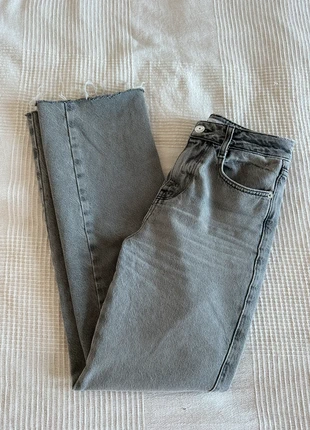 Zara grey straight jeans, merk: Zara, staat: Heel goed, maat: XXS / 32 / 4, € 33,00, € 35,35 inclusief Kopersbescherming