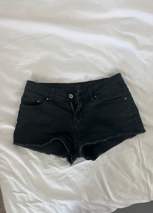 Zwarte korte broek Seven Sisters, merk: Seven Sisters, staat: Goed, maat: S / 36 / 8, € 3,00, € 3,85 inclusief Kopersbescherming