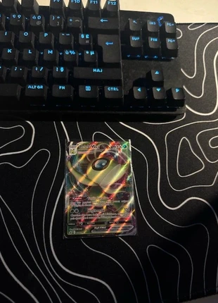 Celebi Vmax -EB06 8/198, marke: Pokémon, zustand: Sehr gut, 5,00 €, 5,95 € inklusive Vinted-Käuferschutz