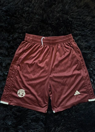 Pantaloncini calcio Bayern Monaco terza, brand: adidas, condizioni: Nuovo senza cartellino, taglia: S, €14.00, €15.40 include la Protezione acquisti