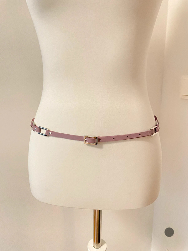 Cintura Sottile LILLA Y2K con Dettaglio in Metallo