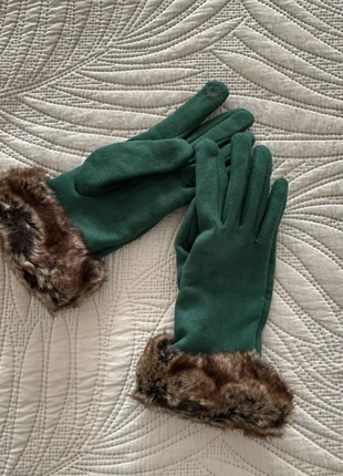 Luvas de Inverno Elegantes em Veludo| Punho em Pêlo Falso Luxuoso | Como Novas, marca: Local, estado: Muito bom, tamanho: M, €6.00, €7.00 inclui Proteção do Comprador