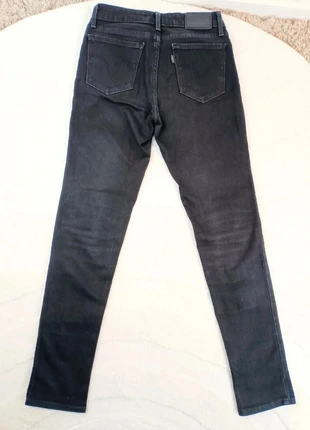 Levi's 711 Skinny Black Woman Taille S, marque: Levi's, état: Très bon état, taille: S / 36 / 8, 12,90 €, 14,25 € Protection acheteurs incluse