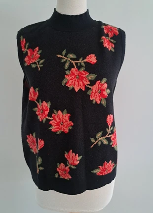 Débardeur en tricot noir à fleurs rouge, brand: Draper James RSVP, condition: New without tags, size: XXL / 44 / 16, €15.00, €16.45 includes Buyer Protection