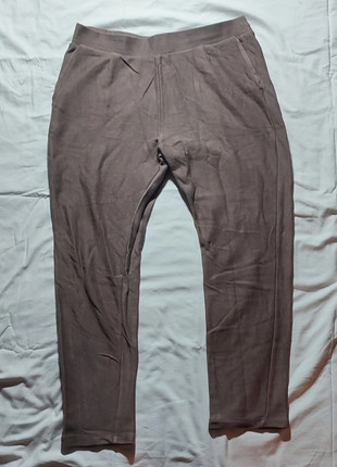 Pantalon slim Kiaby marron L, marque: Kiabi, état: Bon état, taille: L, 1,50 €, 2,28 € Protection acheteurs incluse