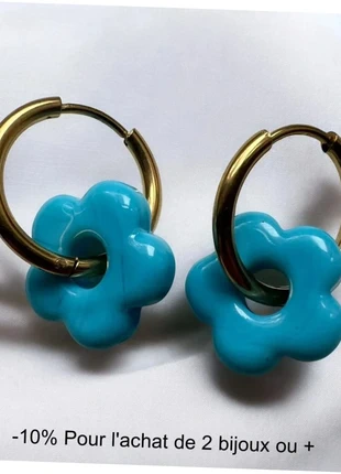 Créoles dorés - Fleur bleu ciel marbré, marque: atelier balo, état: Très bon état, 7,50 €, 8,58 € Protection acheteurs (Pro) incluse