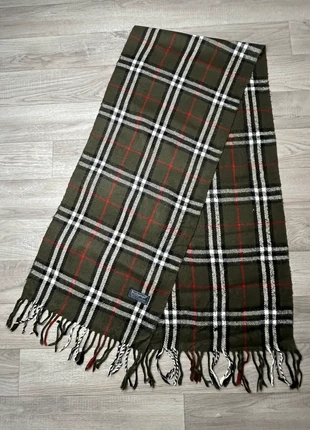 Exclusive Écharpe Burberry vintage 100% lanbswool 90s, marque: Burberry, état: Très bon état, 28,00 €, 30,10 € Protection acheteurs incluse