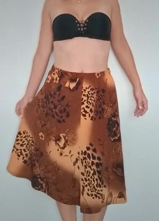 Jupe mi longue fluide fleurie vintage taille 40, marque: Vintage, état: Très bon état, taille: L / 40 / 12, 10,00 €, 11,20 € Protection acheteurs (Pro) incluse