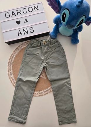 Pantalon vert kiabi 4ans, brand: Kiabi, condizioni: Ottime, taglia: 4 anni / 104 cm, €7.00, €8.05 include la Protezione acquisti
