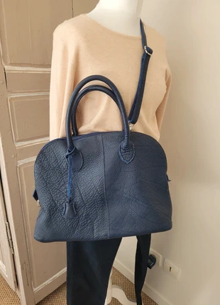 Magnifique sac en cuir grainé col.marine - motif gros et petit grain, merk: Boutique indépendante, staat: Heel goed, € 20,00, € 21,70 inclusief Kopersbescherming