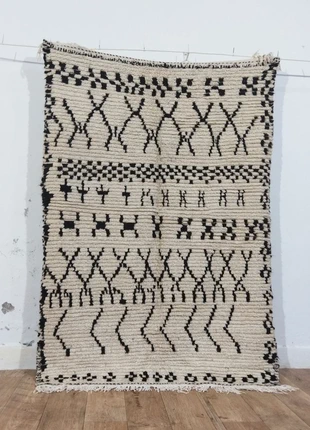 Tapis Berbère En Laine Naturelle – Natural Wool Berber Rug Black Geometric Patterns, brand: Fabrication Artisanale, condizioni: Nuovo senza cartellino, €199.00, €209.65 include la Protezione acquisti