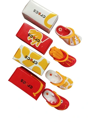 Lot de 4 porte-clés Crocs McDo, marca: McDonald's, estado: Novo com etiquetas, €20.00, €21.70 inclui Proteção do Comprador Pro