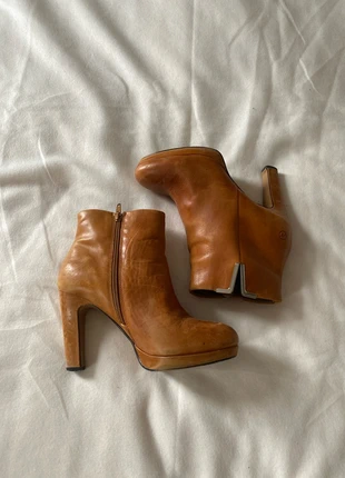 Bottillons Bronx femme cuir marron clair Taille 38, marque: Bronx, état: Bon état, taille: 38, 8,00 €, 9,10 € Protection acheteurs incluse