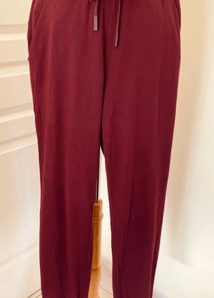 LuluLemon joggers/ sarouels taille 6 bordeaux taille haute, merk: Lululemon, staat: Heel goed, maat: M / 38 / 10, € 50,00, € 53,20 inclusief Kopersbescherming