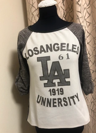 Vibe College Chic: Maglietta “Los Angeles 1919” Comoda, Urban e Trendy, zustand: Sehr gut, größe: Einheitsgröße, 6,00 €, 7,00 € inklusive Vinted-Käuferschutz