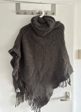 Grijze poncho, marque: DEHA, état: Bon état, taille: Taille unique, 5,00 €, 5,95 € Protection acheteurs incluse