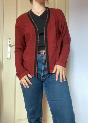 Gilet à mailles rouge bordeau et liserer noir Cache Cache taille L 40, marque: Cache Cache, état: Très bon état, taille: L / 40 / 12, 2,00 €, 2,80 € Protection acheteurs incluse