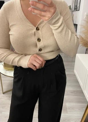 Beżowa bluzka w prążek H&M s, marke: H&M, zustand: Sehr gut, größe: S / 36 / 8, 6,00 €, 7,00 € inklusive Vinted-Käuferschutz